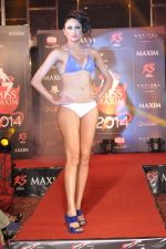 Model walk the ramp at Miss Maxim Bikini show in Mumbai on 15th Sept 2013 (223).JPG